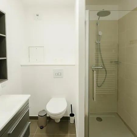 Confort Absolu A ,superbe Renove 7 Avec Salles De Bain Privatives * Paris