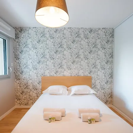 Confort Absolu A ,superbe Renove 7 Avec Salles De Bain Privatives Appartement Paris
