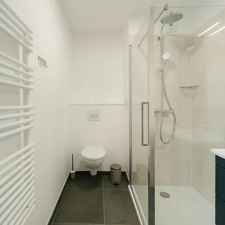 Confort Absolu A ,superbe Renove 7 Avec Salles De Bain Privatives