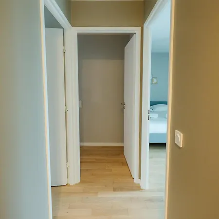 Confort Absolu A ,superbe Renove 7 Avec Salles De Bain Privatives *