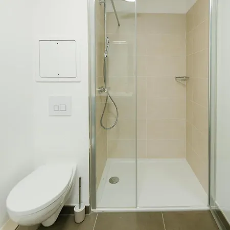 Confort Absolu A ,superbe Renove 7 Avec Salles De Bain Privatives *