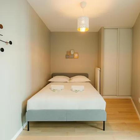 Appartement Confort Absolu A ,superbe Renove 7 Avec Salles De Bain Privatives *