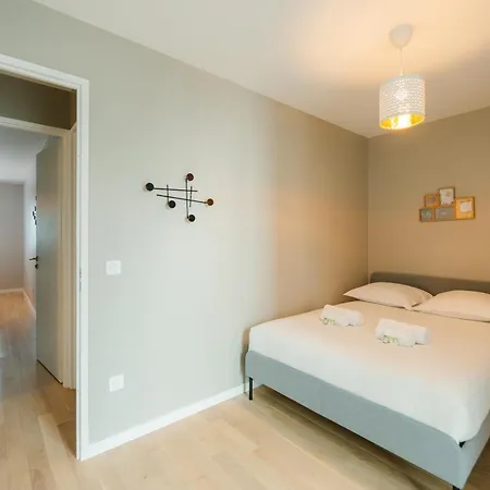 Confort Absolu A ,superbe Renove 7 Avec Salles De Bain Privatives * Paris