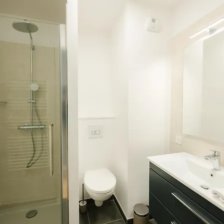 Confort Absolu A ,superbe Renove 7 Avec Salles De Bain Privatives * Paris