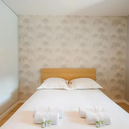 Appartement Confort Absolu A ,superbe Renove 7 Avec Salles De Bain Privatives *