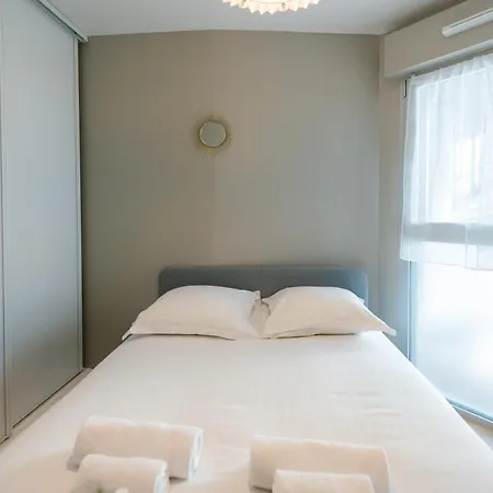 Appartement Confort Absolu A ,superbe Renove 7 Avec Salles De Bain Privatives *