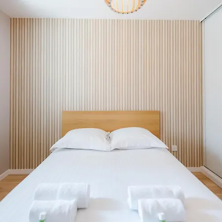 Appartement Confort Absolu A ,superbe Renove 7 Avec Salles De Bain Privatives *