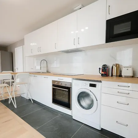 Confort Absolu A ,superbe Renove 7 Avec Salles De Bain Privatives * Paris