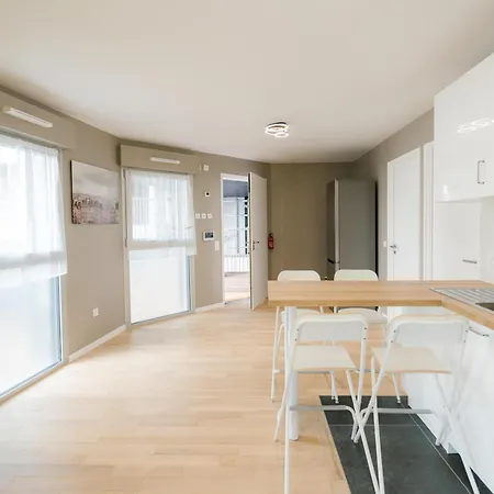 Confort Absolu A ,superbe Renove 7 Avec Salles De Bain Privatives Appartement