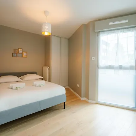 Confort Absolu A ,superbe Renove 7 Avec Salles De Bain Privatives Paris