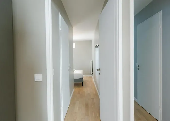 Confort Absolu A ,superbe Renove 7 Avec Salles De Bain Privatives *