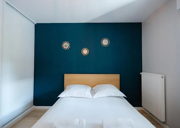 Confort Absolu A ,superbe Renove 7 Avec Salles De Bain Privatives *