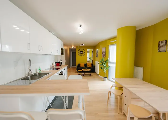 Confort Absolu A ,superbe Renove 7 Avec Salles De Bain Privatives *