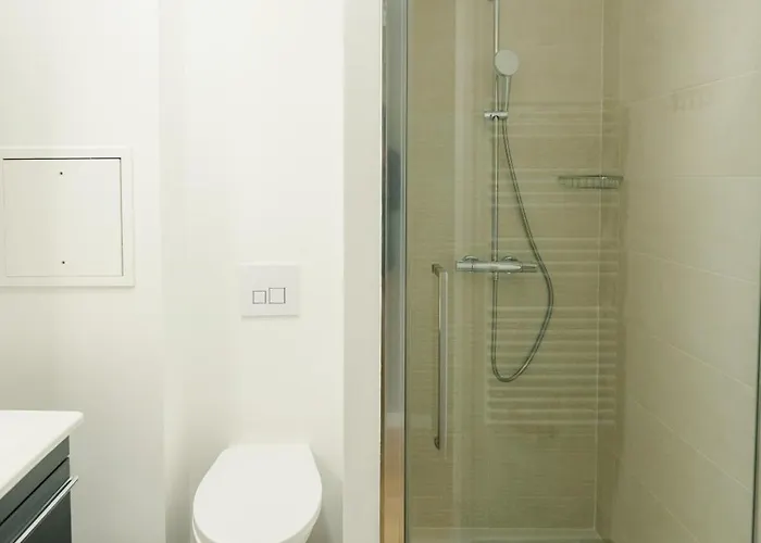 Confort Absolu A ,superbe Renove 7 Avec Salles De Bain Privatives Διαμέρισμα