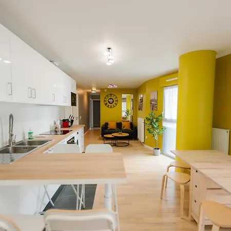 Confort Absolu A ,superbe Renove 7 Avec Salles De Bain Privatives *